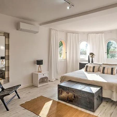Torrens Villa
